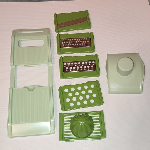 Space Saving Multi Purpose Grater Merry Green Kitchen Accessories Must Have - Picture 1 of 9